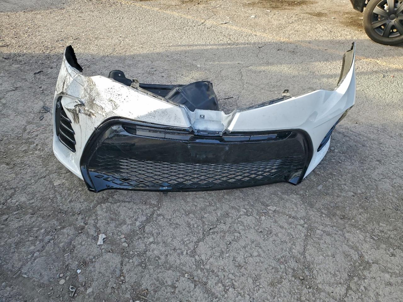 Toyota Corolla L Image 9