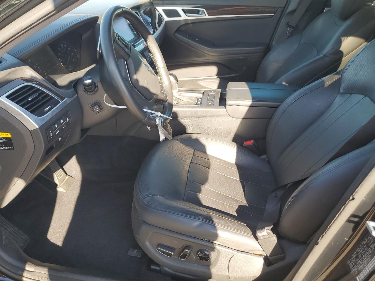 Genesis G80 Base Image 10