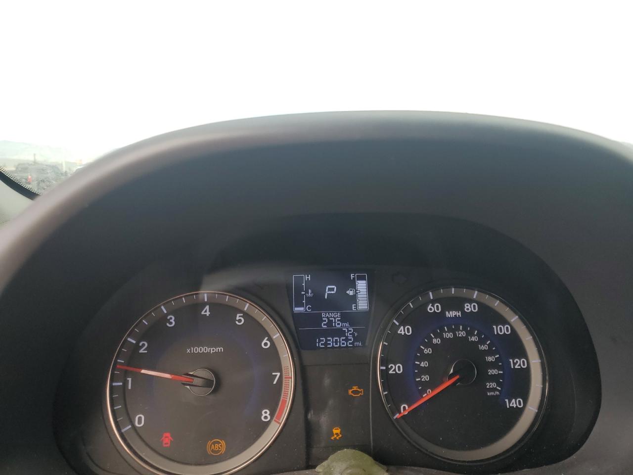 Hyundai ACCENT Se Image 8