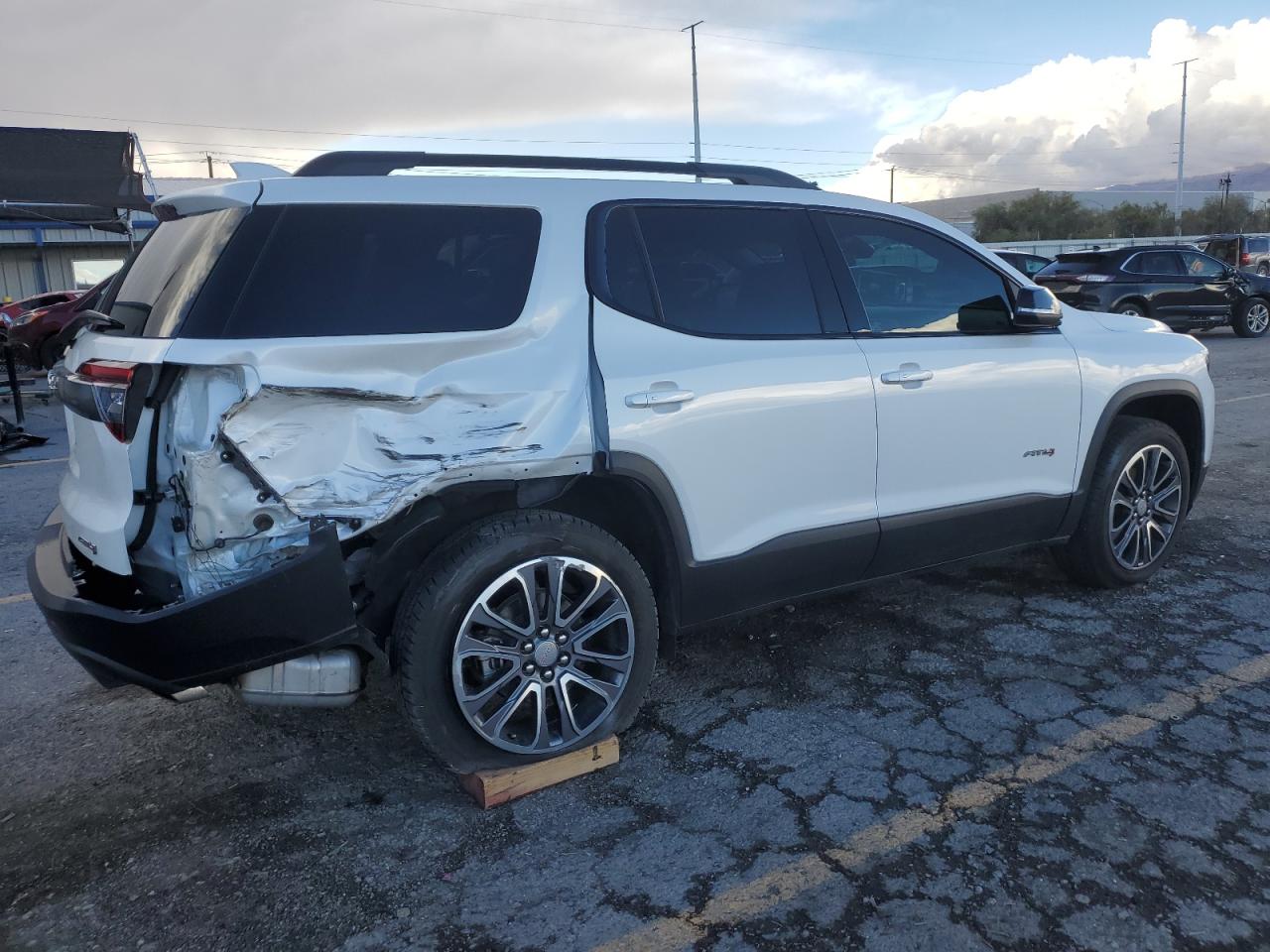 GMC Acadia At4 Image 5