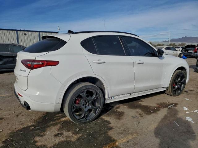 Alfa Romeo Stelvio Ti Image 3