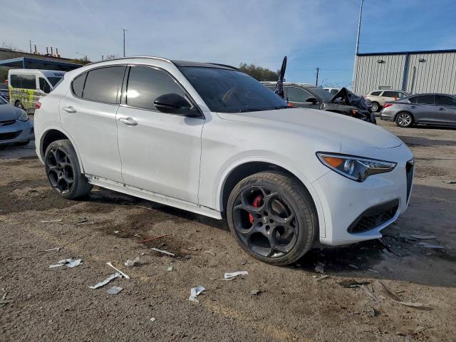 Alfa Romeo Stelvio Ti Image 5