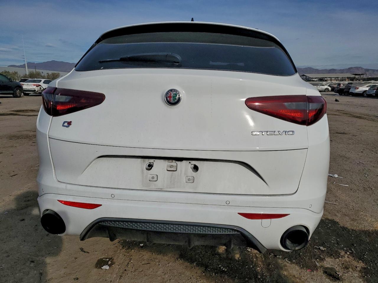 Alfa Romeo Stelvio Ti Image 4