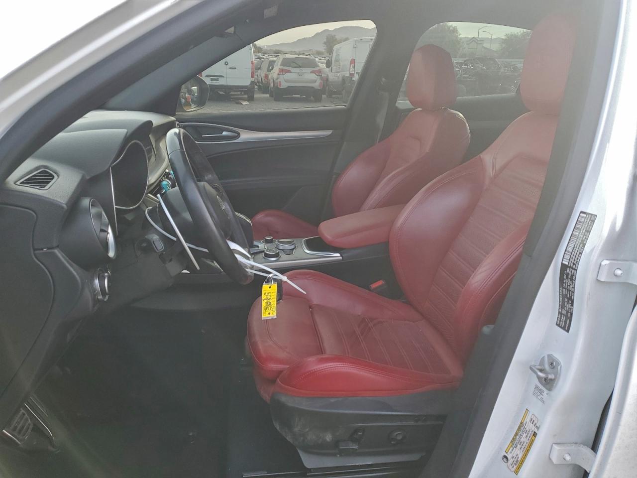 Alfa Romeo Stelvio Ti Image 9