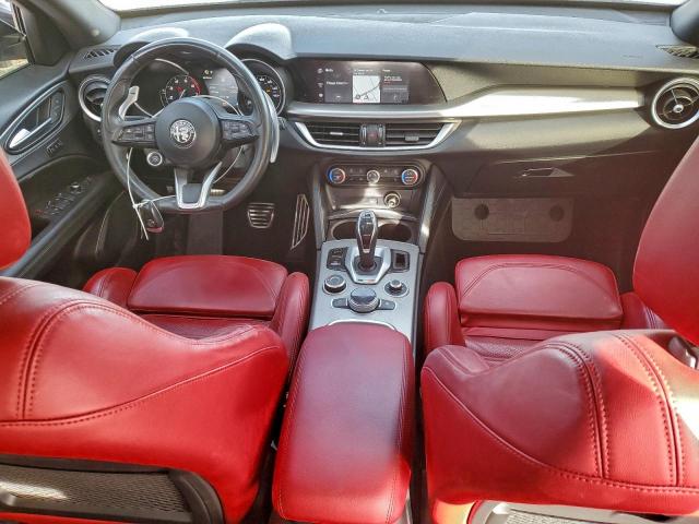Alfa Romeo Stelvio Ti Image 7