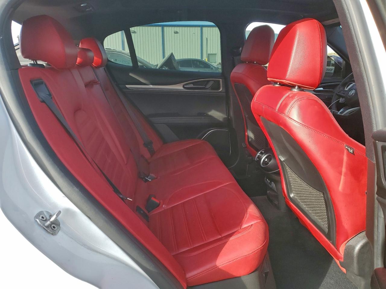 Alfa Romeo Stelvio Ti Image 8