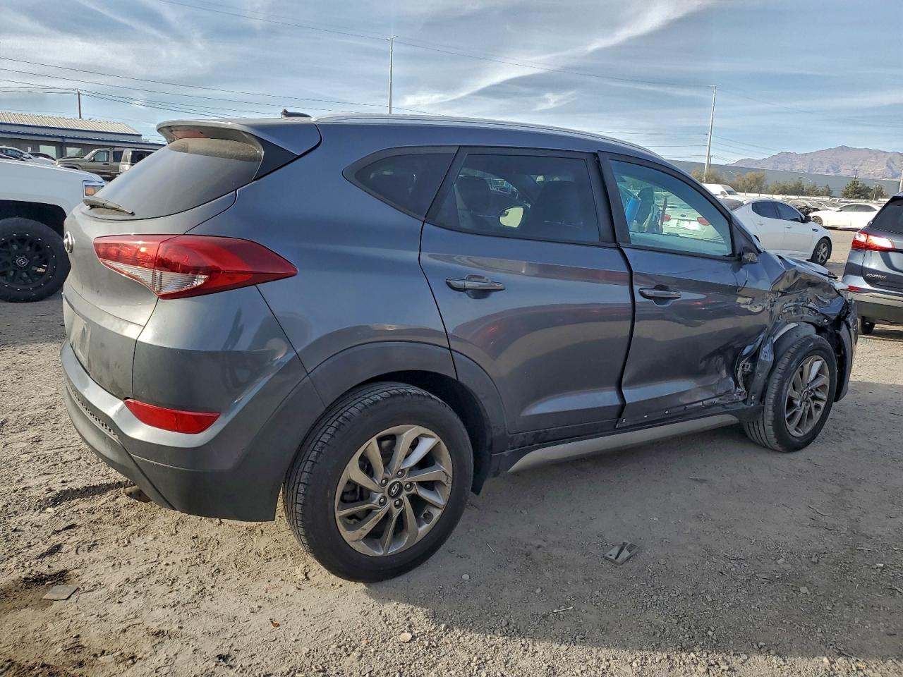 Hyundai TUCSON Limited Image 3