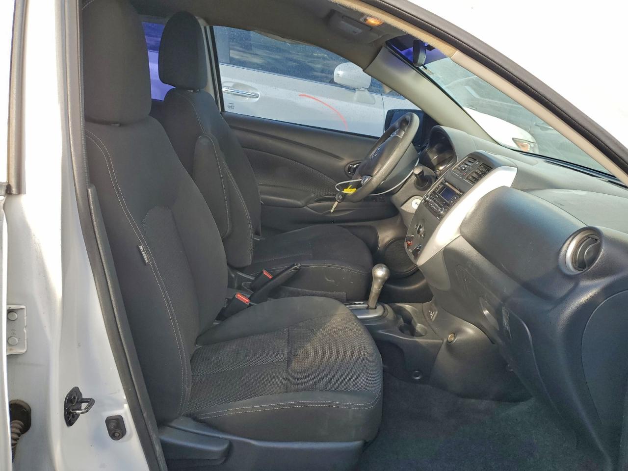 Nissan Versa S Image 7