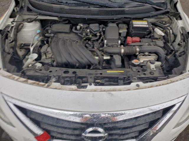 Nissan Versa S Image 8