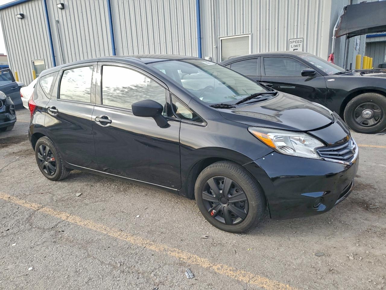 Nissan Versa S Image 9