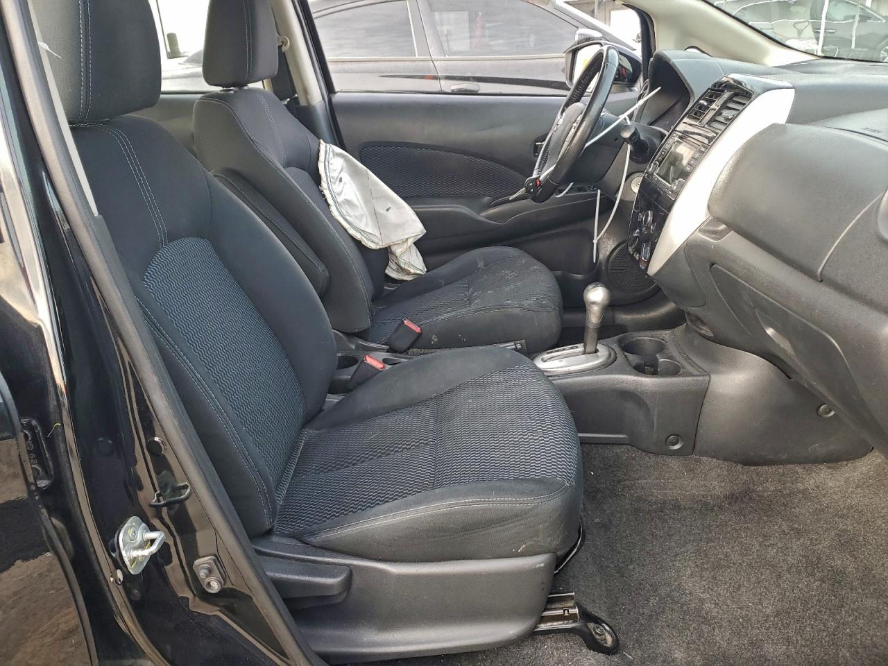 Nissan Versa S Image 8