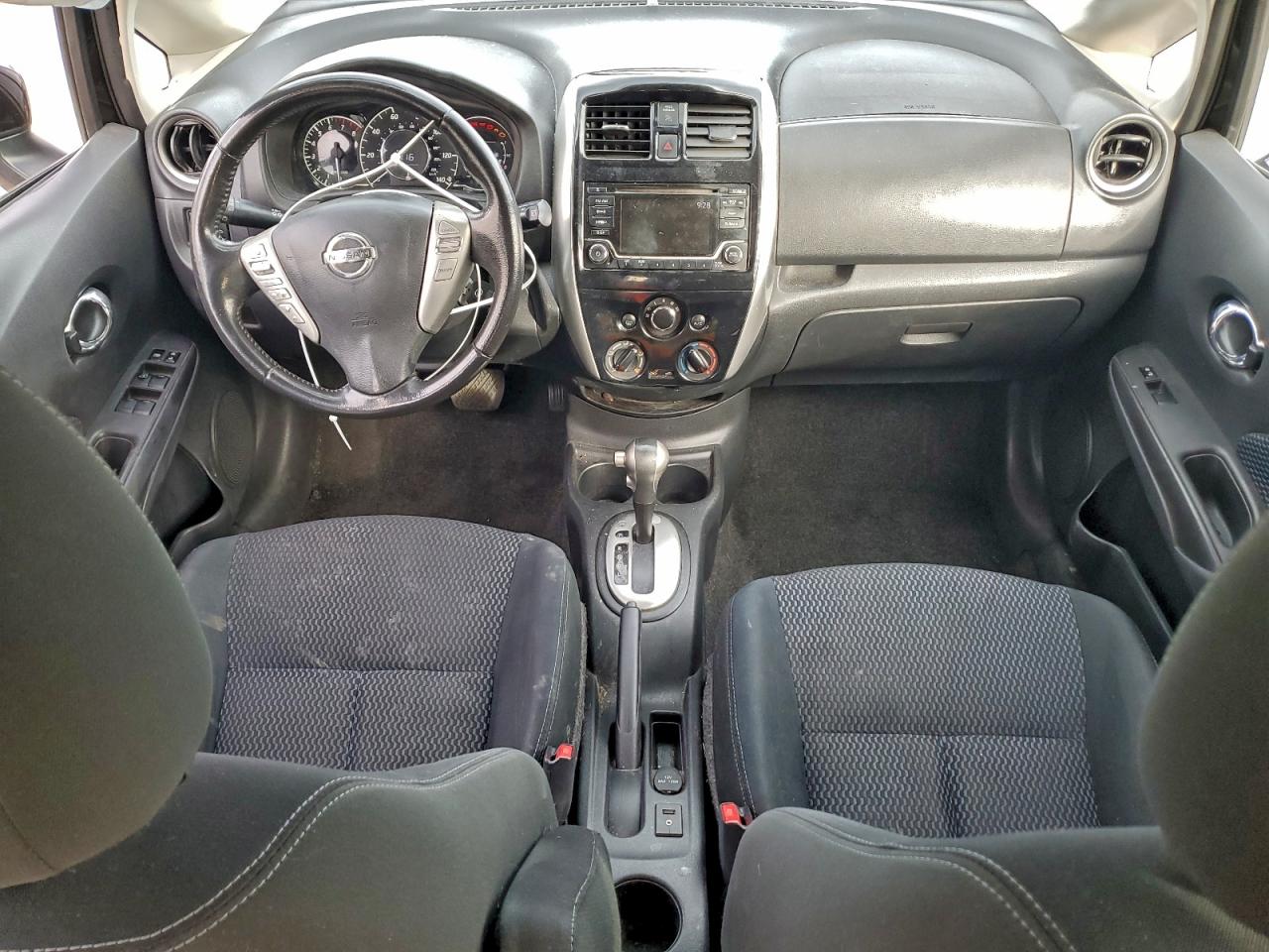 Nissan Versa S Image 7