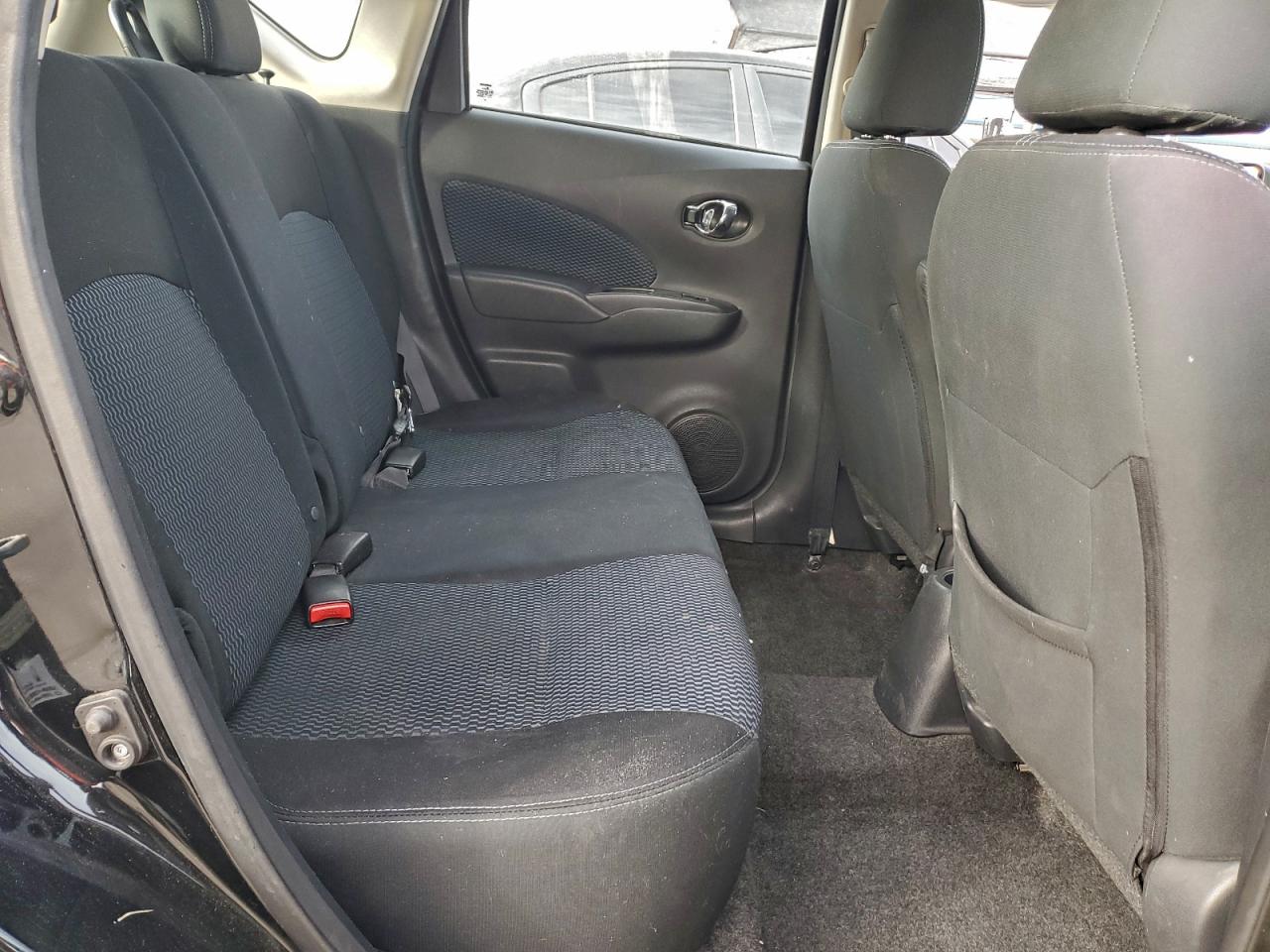 Nissan Versa S Image 10