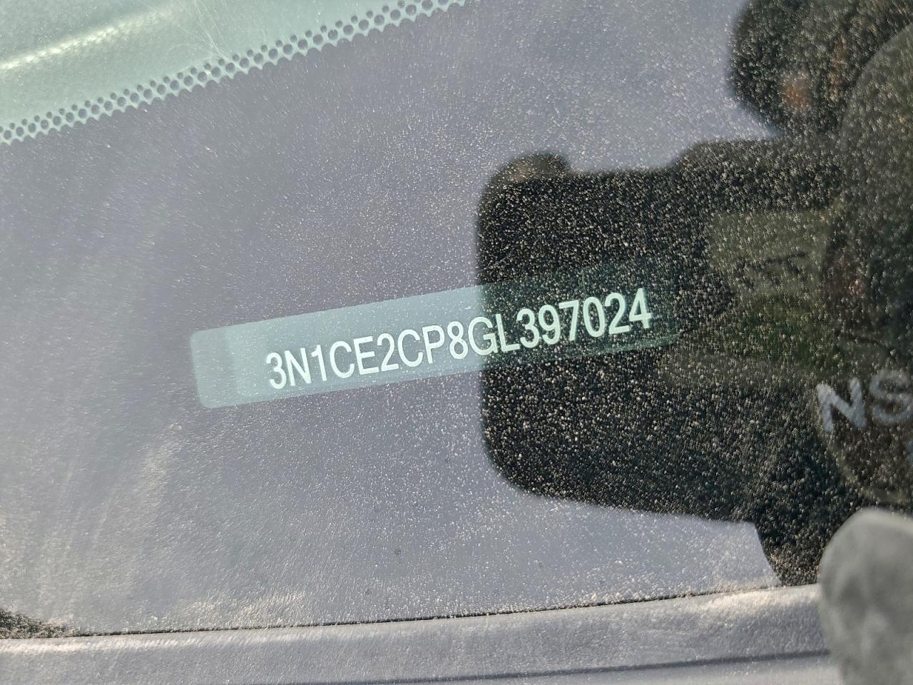 Nissan Versa S Image 6